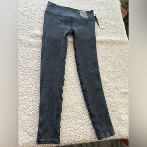 NWT Forever 21 Women’s Medium Waffle Leggings